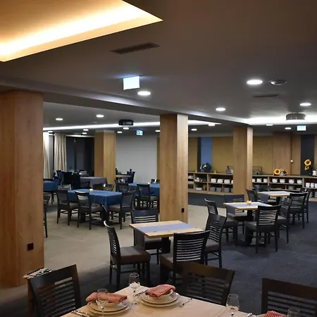 Hotel Safir 4*